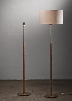  Falkenbergs Belysning Pair of oak and brass floor lamps - 3898335