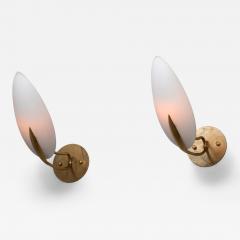  Fontana Arte FontanaArte Pair of 1950s Italian Brass Sconces with Almond Shaped Opaline Glass Shades - 4401668