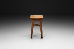 Gaskell Chambers Square Oak Stool by Gaskell Chambers England First half of the 20th Century - 4753590