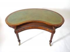 Gillows of Lancaster London English Regency Rosewood Writing Table of Kidney Form by Gillows circa 1815 - 3370177