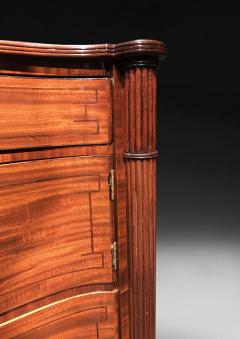  Gillows of Lancaster London Regency Period Mahogany and ebony line inlaid concave fronted commode - 4478171