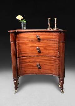  Gillows of Lancaster London Regency Period Mahogany and ebony line inlaid concave fronted commode - 4478175