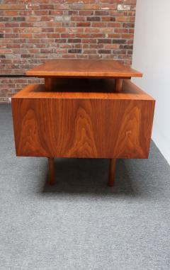  Glenn of California Mid Century Floating Top Walnut Desk by Milo Baughman for Glenn of California - 4452941