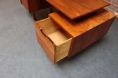  Glenn of California Mid Century Floating Top Walnut Desk by Milo Baughman for Glenn of California - 4452942