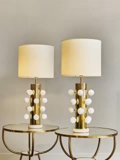  Glustin Luminaires Pair of Polished Brass Table Lamps with Alabaster Spheres - 2097499