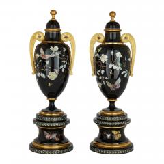  Gr flich Schaffgotsch sche Josephinenh tte A three piece Bohemian enamelled black glass vase garniture set - 2696338