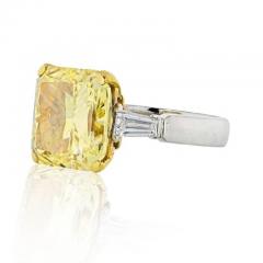  Graff GRAFF 13 CARAT RADIANT CUT DIAMOND FANCY YELLOW GIA TAPERED BAGUETTES RING - 1886393