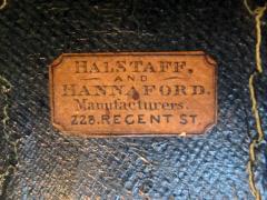  Halstaff and Hannaford An English Victorian domed burl walnut box by Halstaff and Hannaford London - 830303