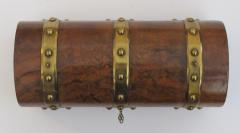 Halstaff and Hannaford An English Victorian domed burl walnut box by Halstaff and Hannaford London - 830304