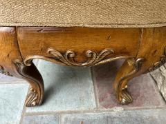  Henredon Furniture Handsome Henredon Louis XV style Upholstered Walnut Bench Mid Century - 4429232