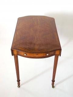  Henry Hill of Marlborough George III Serpentine Pembroke Table Henry Hill of Marlborough circa 1775 - 4597505