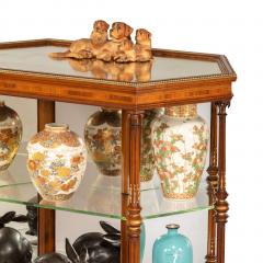  Holland Sons Hexagonal display table attributed to Holland and Sons - 897634