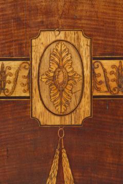  Ince Mayhew Mayhew Ince George III harewood and engraved boxwood marquetry serpentine two door commode - 4589114