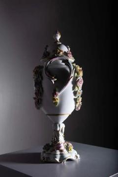  Italian school XX ct Capodimonte Porcelain Vase with Lid from the 20th Century - 3690970