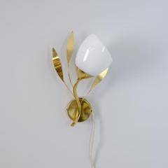  Itsu Mid Century Modern Floral Wall Lamp Model EY 35 in Brass Glass Itsu 1950s - 4398749