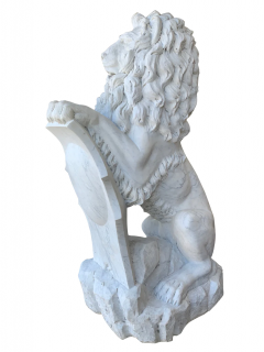  J Gott AN IMPRESSIVE PAIR OF ENGLISH CARVED MARBLE LIONS AFTER JOSEF GOTT - 3564895