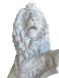  J Gott AN IMPRESSIVE PAIR OF ENGLISH CARVED MARBLE LIONS AFTER JOSEF GOTT - 3564916