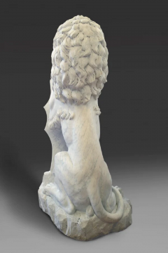  J Gott AN IMPRESSIVE PAIR OF ENGLISH CARVED MARBLE LIONS AFTER JOSEF GOTT - 3564996