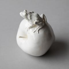  Jean Paul Gourdon SCULPTURE OF A SMALL FROG SITTING ATOP AN APPLE  - 3950432