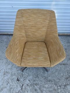  Keilhauer 30 Keilhauer Swivel Lounge Chairs - 4254218