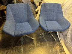  Keilhauer Pair of Dark Blue Keilhauer Swivel Lounge Chairs - 4286279
