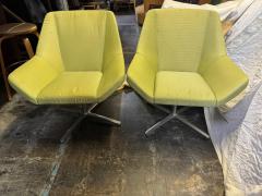  Keilhauer Pair of Lime Green Keilhauer Swivel Lounge Chairs - 4286248