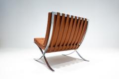  Knoll 1960s Pair of Cognac Leather Barcelona Chairs with Ottoman for Knoll - 2350487