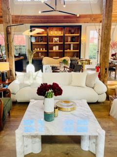  Knoll GAE AULENTI JUMBO TABLE IN ARABASCATO MARBLE - 3145378