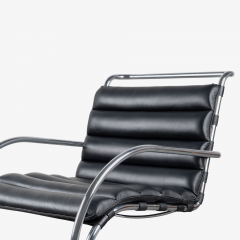  Knoll MR Lounge Chair in the style of Mies van der Rohe in Black Leather - 3762246