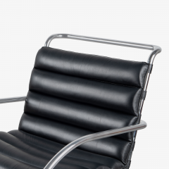  Knoll MR Lounge Chair in the style of Mies van der Rohe in Black Leather - 3762247