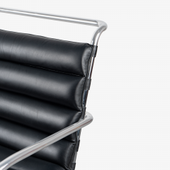  Knoll MR Lounge Chair in the style of Mies van der Rohe in Black Leather - 3762248