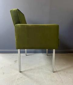  Knoll Mid Century Armchair Upholstered in Green Velvet in the Style of Knoll - 4033294