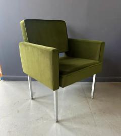  Knoll Mid Century Armchair Upholstered in Green Velvet in the Style of Knoll - 4033295