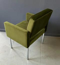  Knoll Mid Century Armchair Upholstered in Green Velvet in the Style of Knoll - 4033315