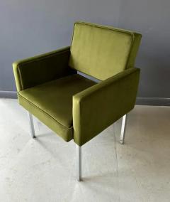  Knoll Mid Century Armchair Upholstered in Green Velvet in the Style of Knoll - 4033316