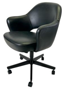  Knoll Saarinen Executive Armchair in Obsidian Black Leather Black Swivel Base  - 3956386