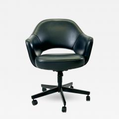  Knoll Saarinen Executive Armchair in Obsidian Black Leather Black Swivel Base  - 3956394