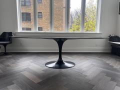  Knoll Saarinen for Knoll Black Marble Oval Dining Table and 6 Chairs - 3066337
