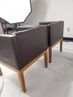 LINLEY London Fabulous Pair of Mid Century Leather Arm Chairs by LINLEY London - 4347904