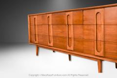  Lane Furniture Mid Century Lane Walnut Nine Drawer Dresser - 4158113