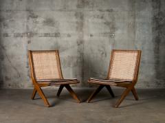  Le Corbusier Le Corbusier Pair of Lounge Chairs - 622136