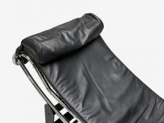  Le Corbusier Le Corbusier Style Mid Century Modern Black Leather Chaise Lounge 20th C  - 4304886