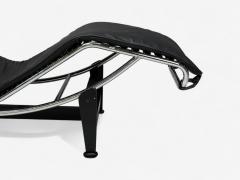  Le Corbusier Le Corbusier Style Mid Century Modern Black Leather Chaise Lounge 20th C  - 4304889