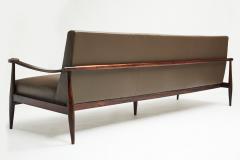  Liceu de Artes e Of cios Brazilian Modern Sofa in Hardwood Brown Leather by Liceu De Artes 1960 - 3559594