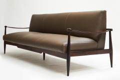  Liceu de Artes e Of cios Brazilian Modern Sofa in Hardwood Brown Leather by Liceu De Artes 1960 - 3559597