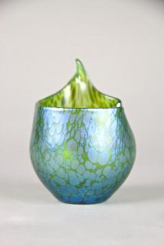 Loetz 20th Century Iriscident Loetz Witwe Glass Vase Creta Papillon Bohemia ca 1902 - 4573394
