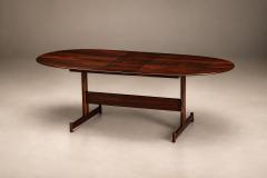  M veis Linfor Brazilian Oval Extendable Dining Table in Rosewood M veis Linfor Lot 1235 - 4815730