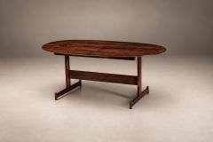  M veis Linfor Brazilian Oval Extendable Dining Table in Rosewood M veis Linfor Lot 1235 - 4815732
