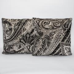  MOGUL Modern Black and White Paisley Velvet Decorative Pillow by MOGUL - 4235207