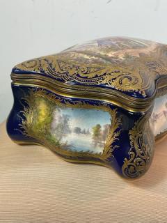  Manufacture Nationale de S vres Sevres Porcelain MONUMENTAL SEVRES PORCELAIN AND ORMOLU BOX - 2028519